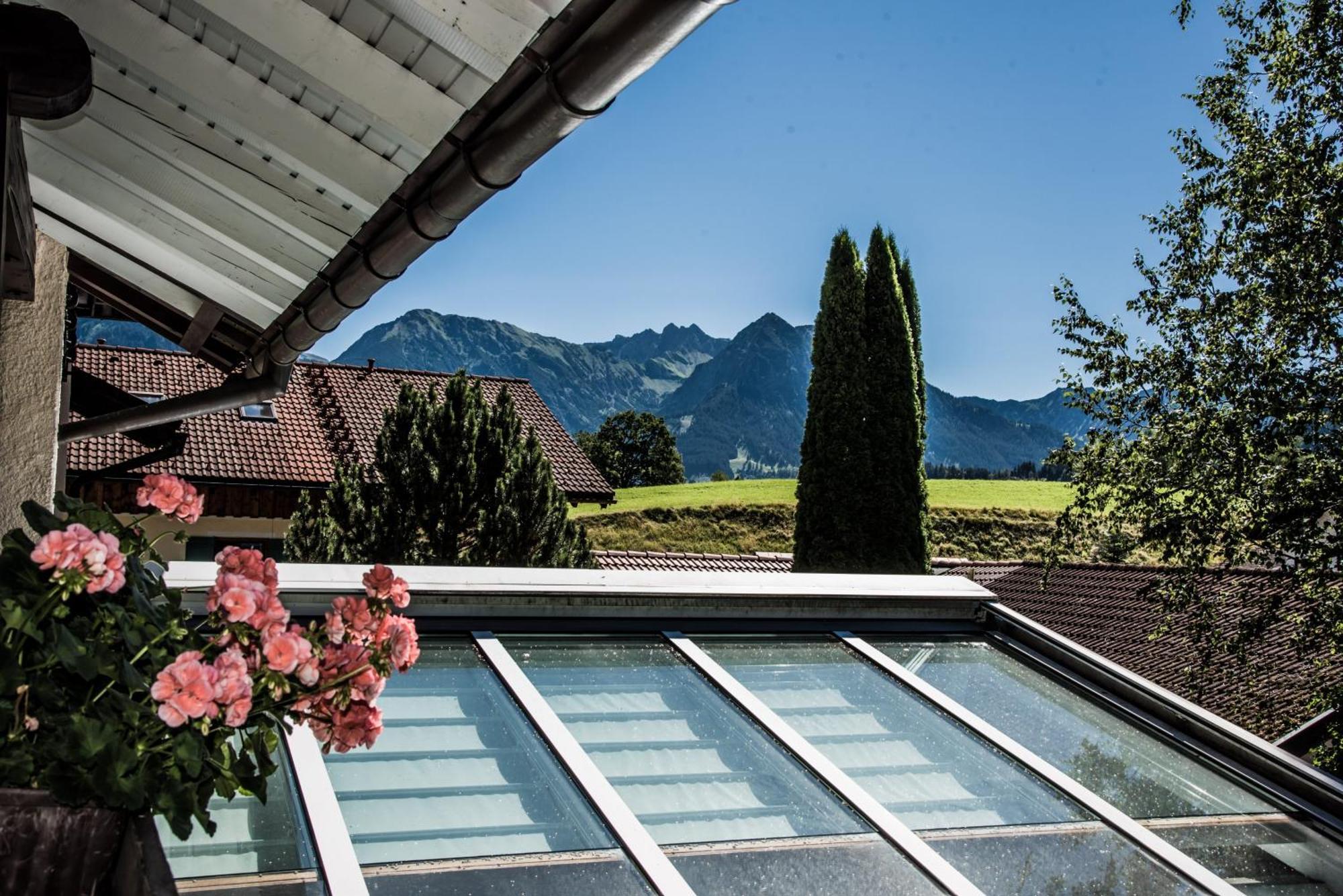 Haus Susanne - Top-Ferienwohnungen - Sommer-Bergbahn Inklusive أوبيرميسلشتاين المظهر الخارجي الصورة