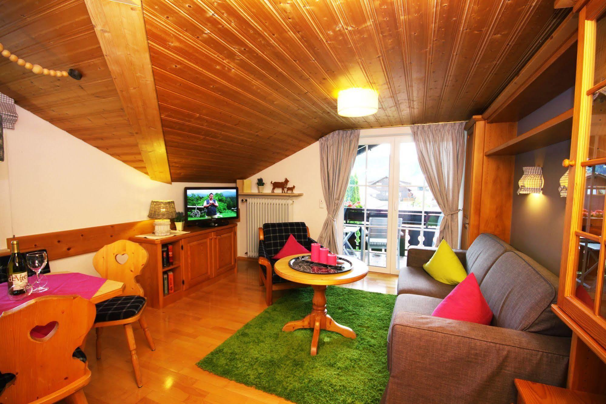 Haus Susanne - Top-Ferienwohnungen - Sommer-Bergbahn Inklusive أوبيرميسلشتاين المظهر الخارجي الصورة